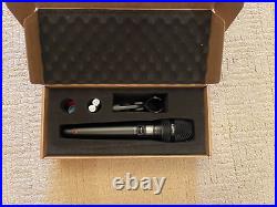 Wireless Microphone System includes UHF Wireless Receiver & Mic with Charger